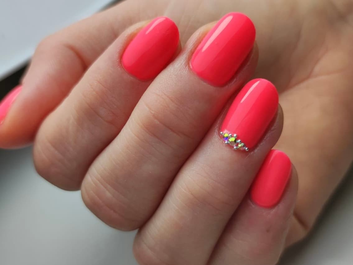 SMALTO SEMIPERMANENTE RINFORZATO MANI