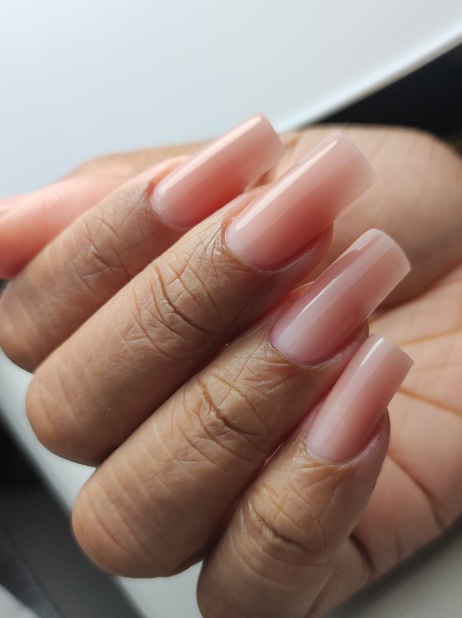 ALLUNGAMENTO UNGHIE LUNGO